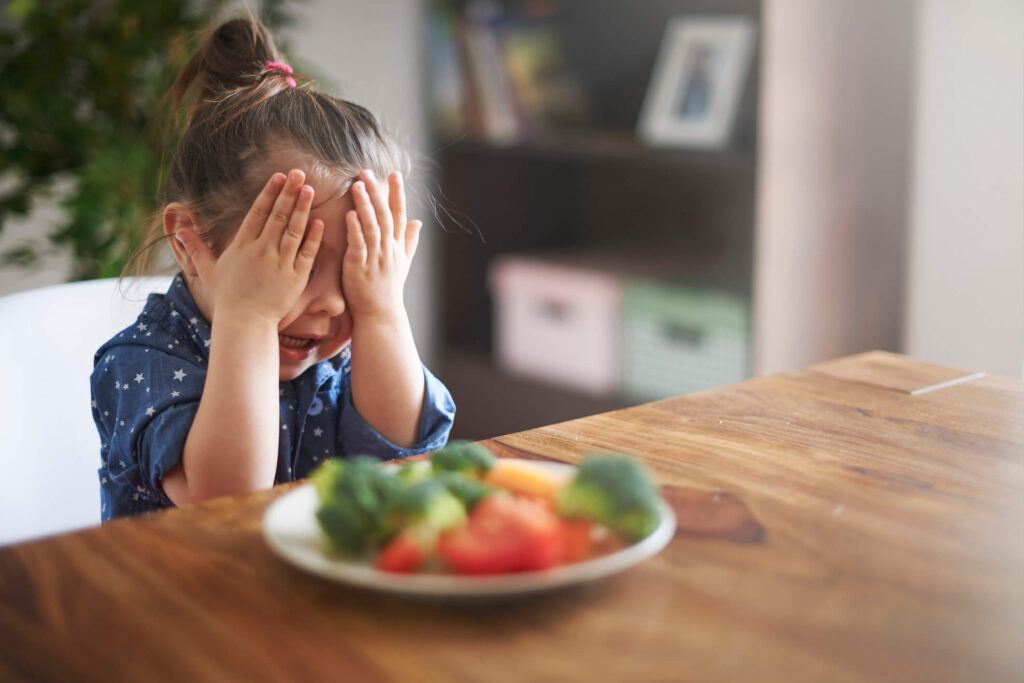 Criança com seletividade alimentar, não quer comer.